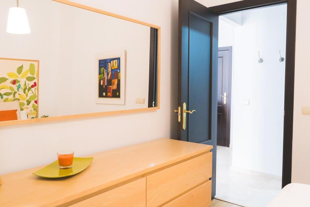 Centrico Apartamento En Calle Carreteria - Malaga Bagian luar foto