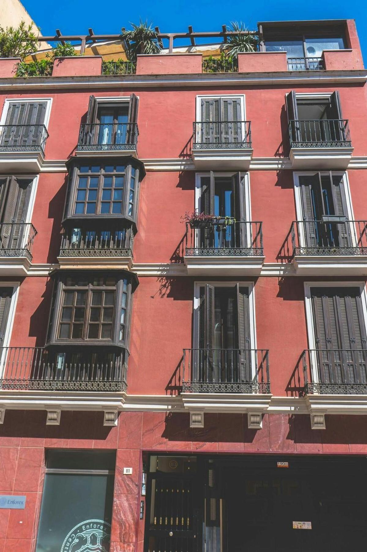 Centrico Apartamento En Calle Carreteria - Malaga Bagian luar foto